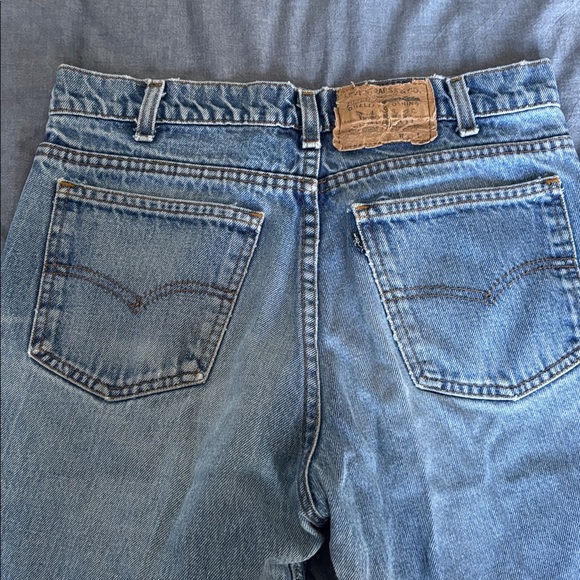 Vintage Levi's Men's Straight Jeans in Faded Blue - Picture 7 of 12